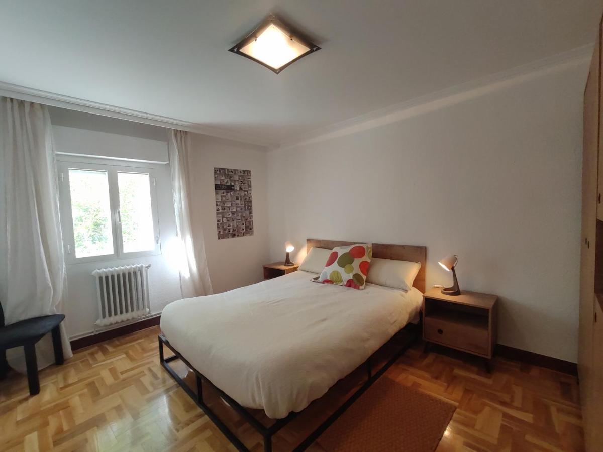 Apartamento Pamplona A 10 Minutos Del Centro Luaran gambar