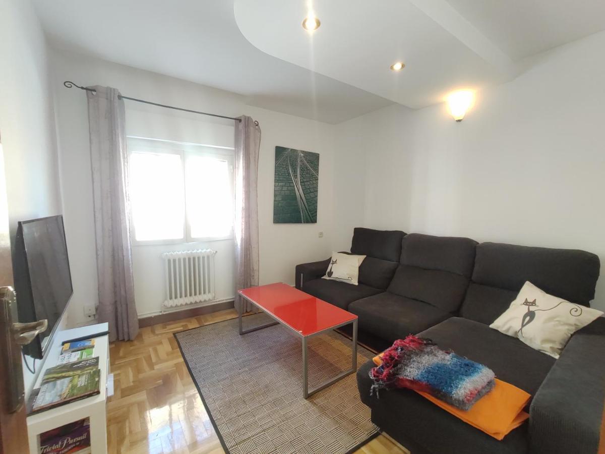 Apartamento Pamplona A 10 Minutos Del Centro Luaran gambar